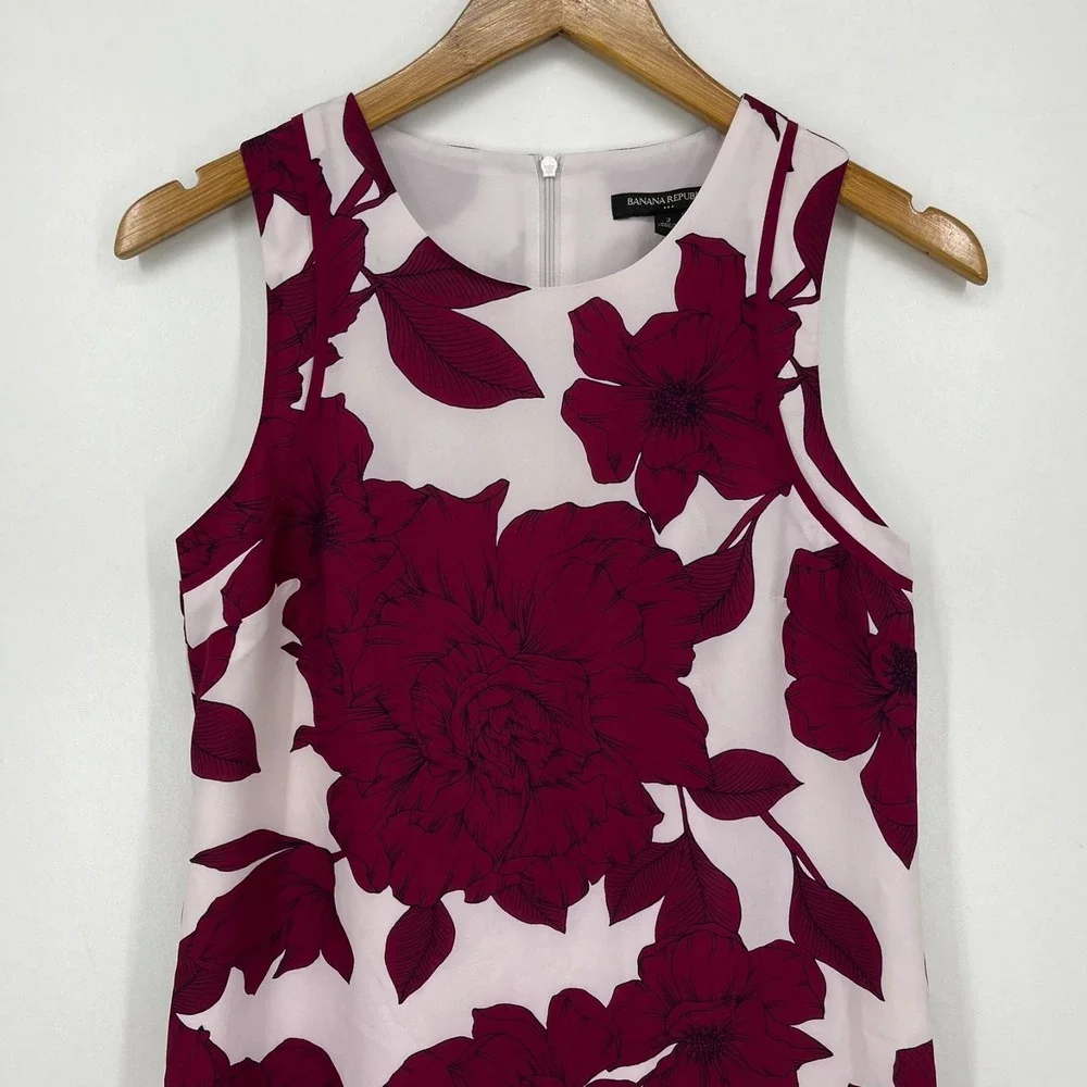 Banana Republic length neck chest